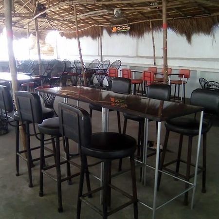 Gumleaves Hotel And Restaurant Olongapo Ngoại thất bức ảnh