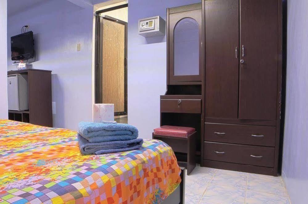 Gumleaves Hotel And Restaurant Olongapo Ngoại thất bức ảnh