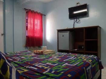 Gumleaves Hotel And Restaurant Olongapo Ngoại thất bức ảnh