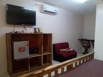 Gumleaves Hotel And Restaurant Olongapo Ngoại thất bức ảnh
