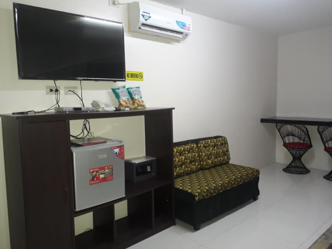 Gumleaves Hotel And Restaurant Olongapo Ngoại thất bức ảnh